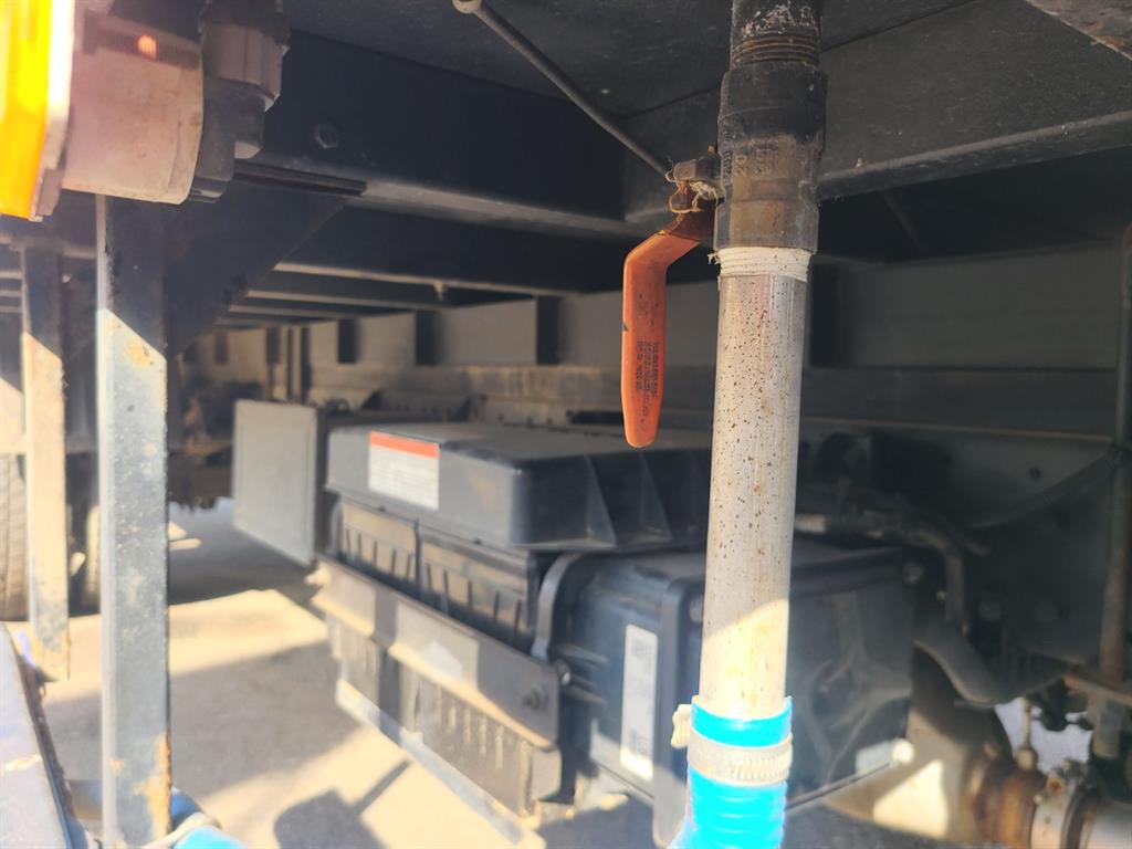 medium and large cargo truck - Vista 9