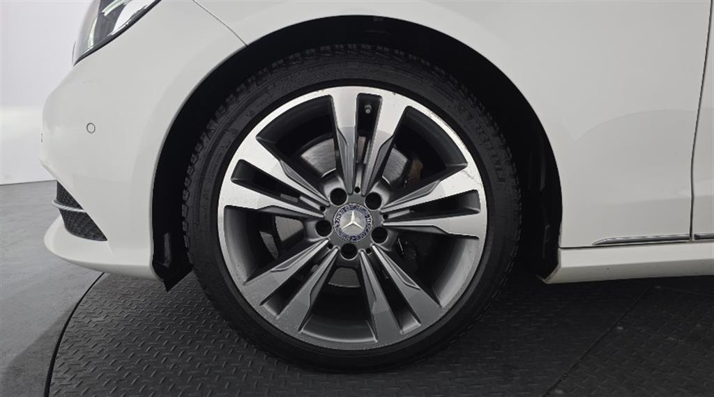 Mercedes Benz E class - Vista 5