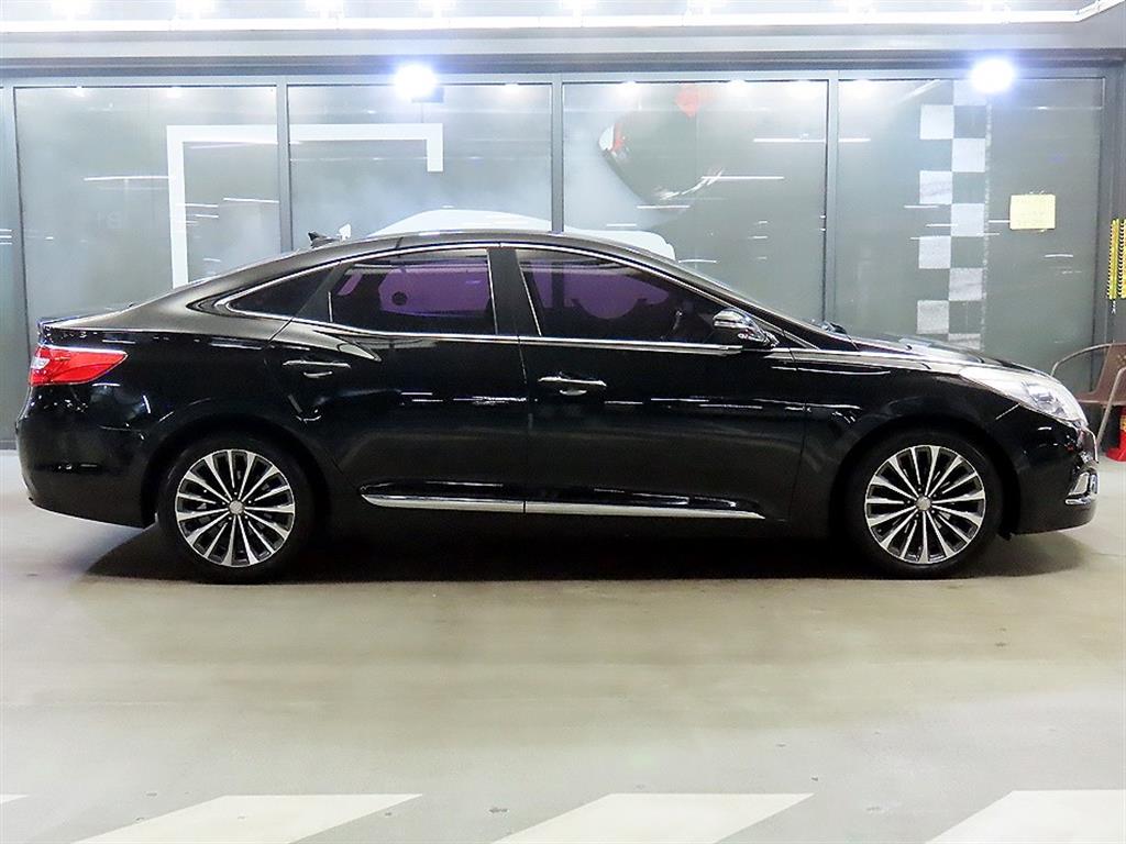 HYUNDAI Grandeur - Vista 3