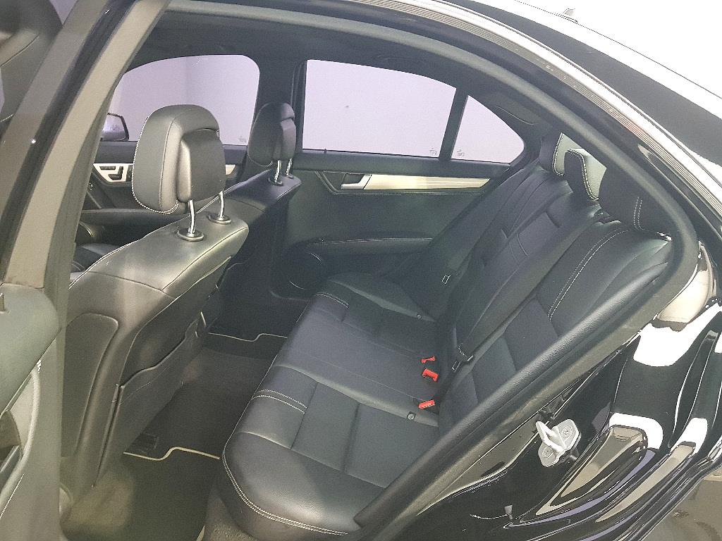 Mercedes Benz C Class - Vista 9