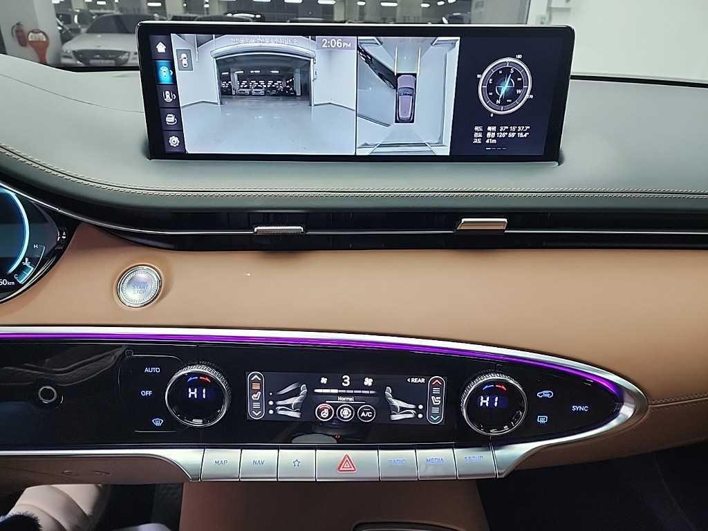 Genesis GV70 - Vista 10