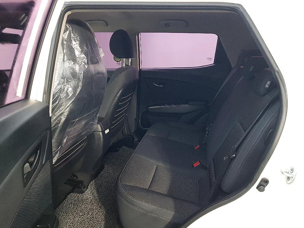 Ssangyong Tivoli - Vista 9