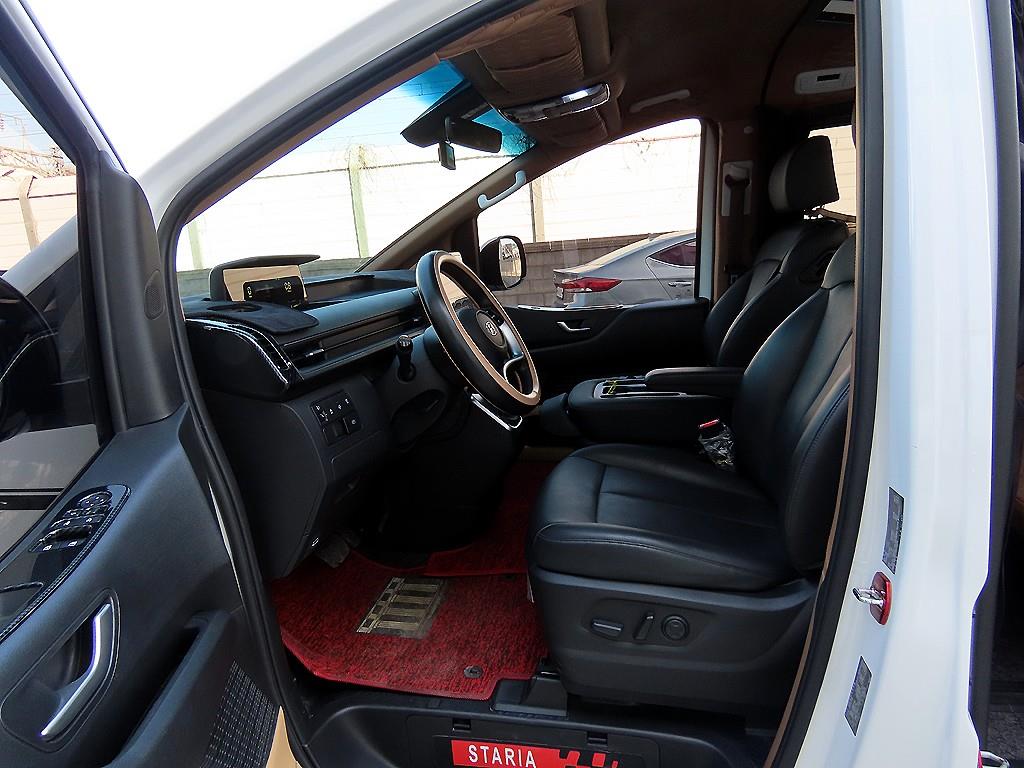 HYUNDAI Staria - Vista 5