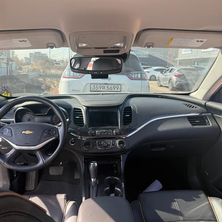 Chevrolet Impala - Vista 6