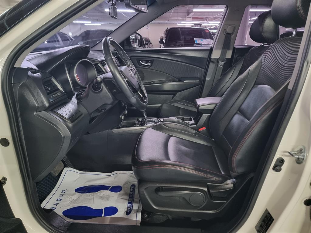 Ssangyong Tivoli - Vista 5