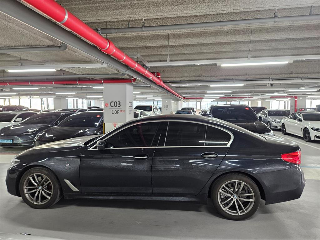 BMW 5 Series - Vista 4