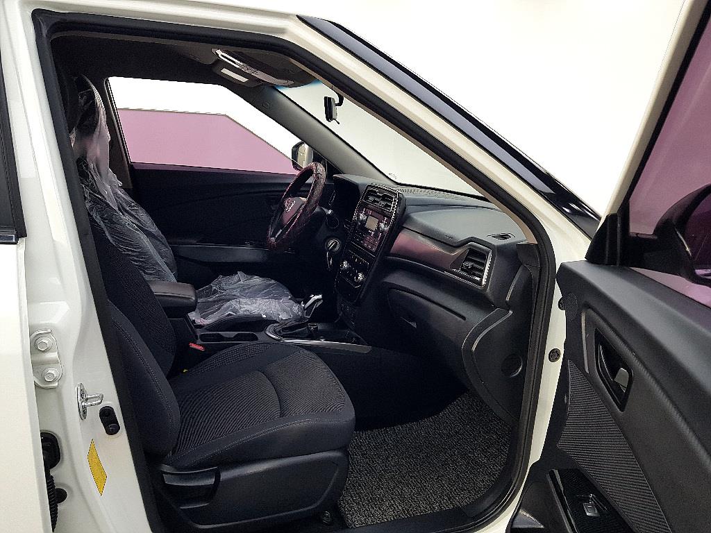 Ssangyong Tivoli 2020 Blanco - Importación desde Corea - HF Imports Iquique - Foto 17