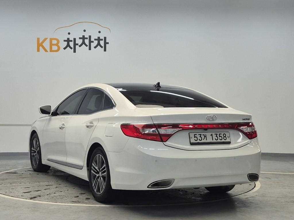 HYUNDAI Grandeur - Vista 2