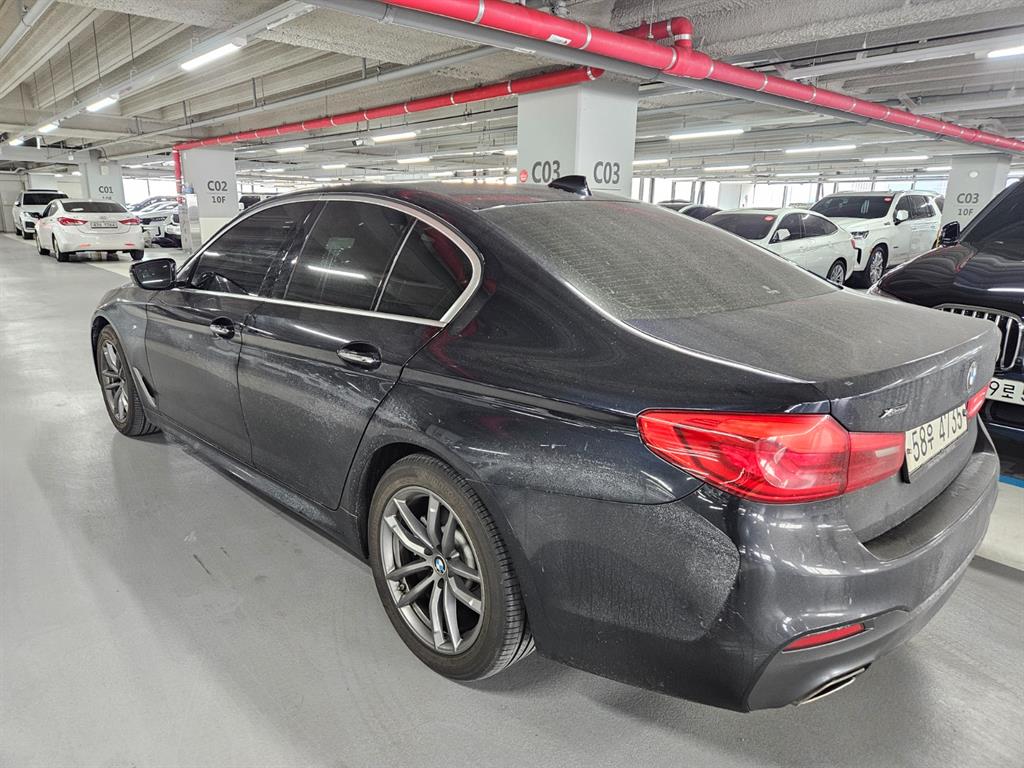 BMW 5 Series - Vista 5