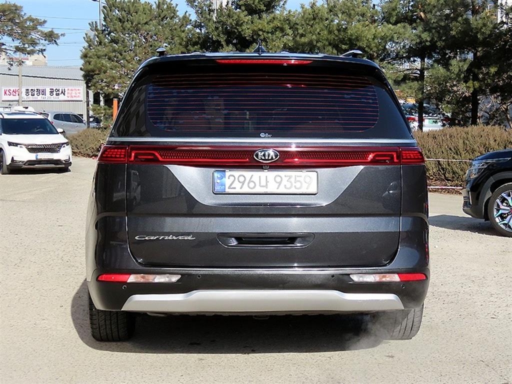 KIA Carnival - Vista 4