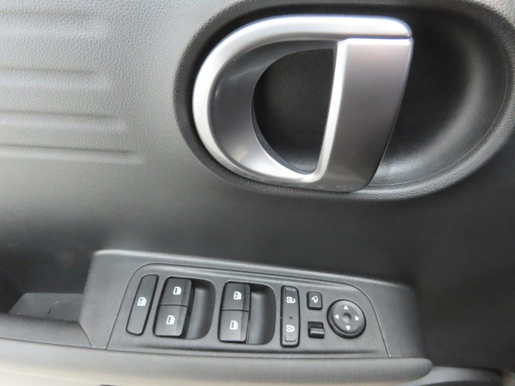 HYUNDAI Casper - Vista 10