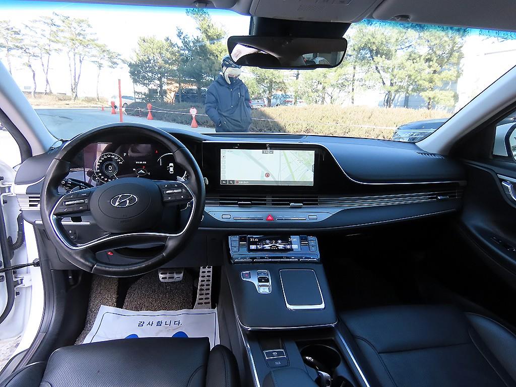 HYUNDAI Grandeur - Vista 7