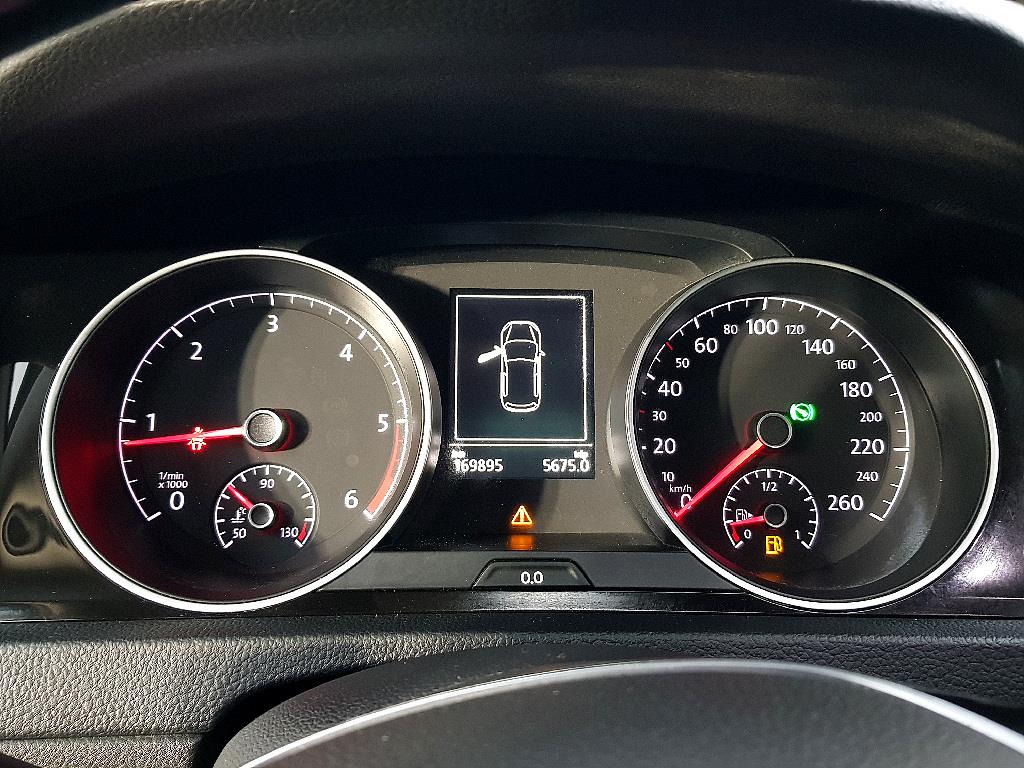 Volkswagen Golf - Vista 7