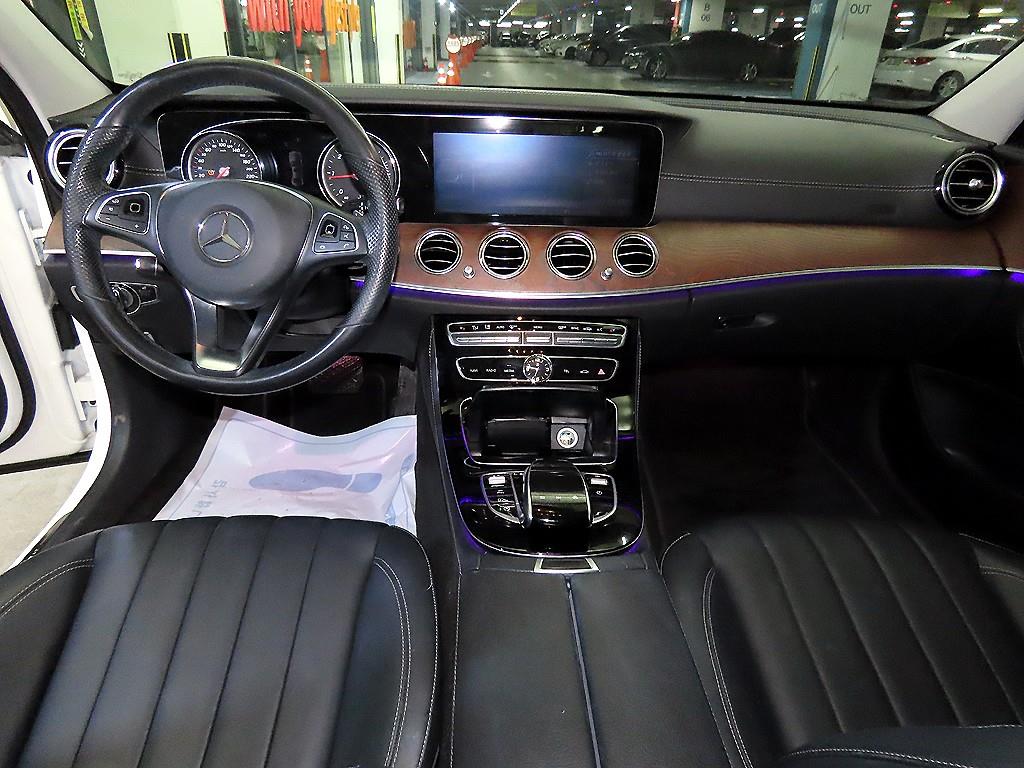 Mercedes Benz E class - Vista 10