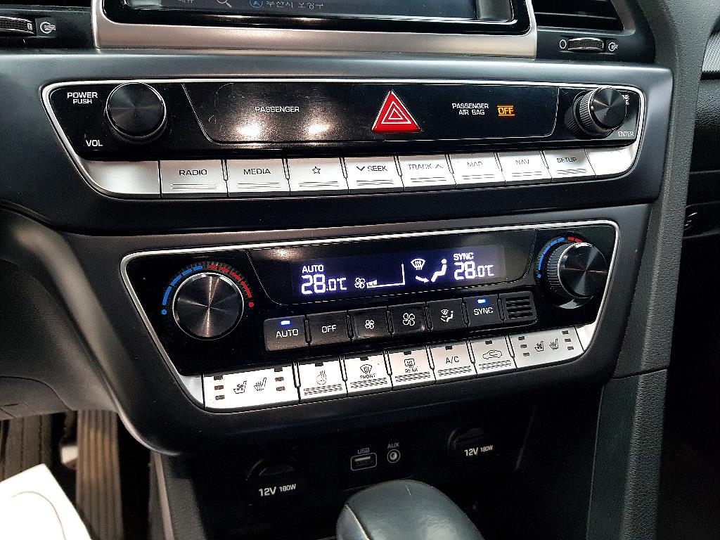 HYUNDAI Sonata - Vista 12