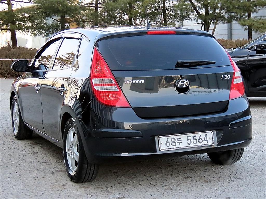 HYUNDAI i30 - Vista 3