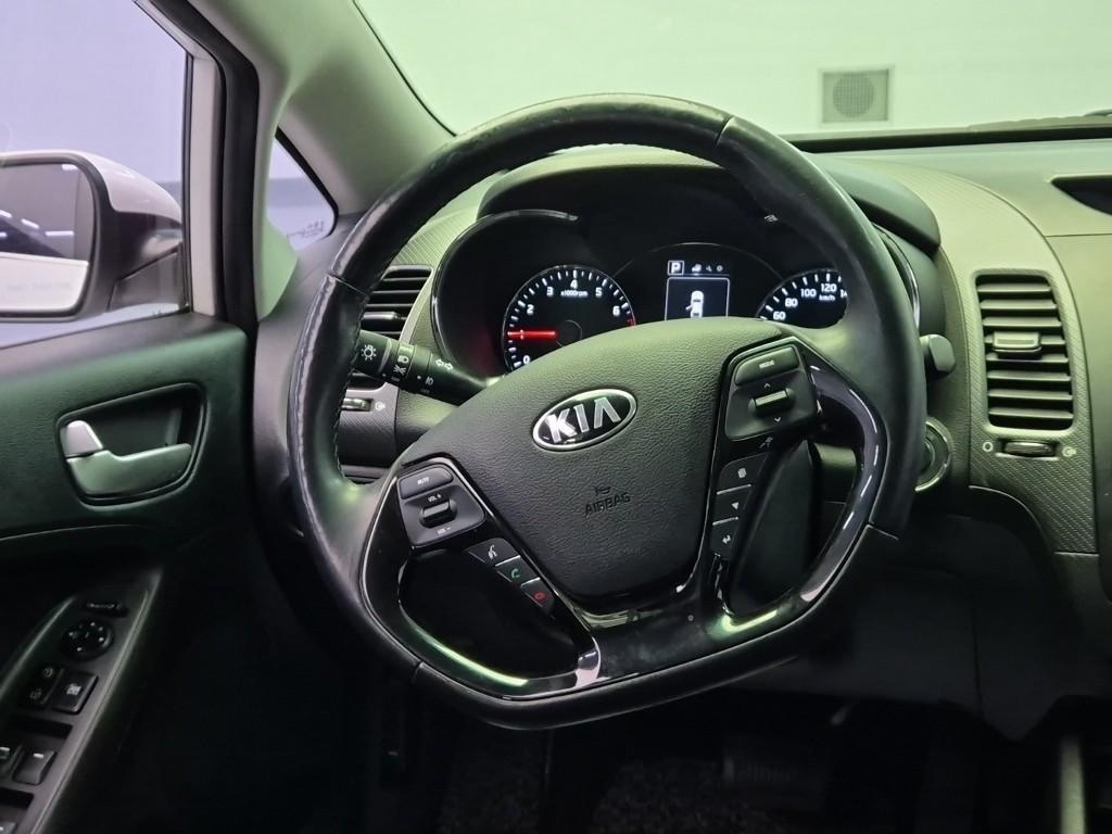 KIA K3 - Vista 9