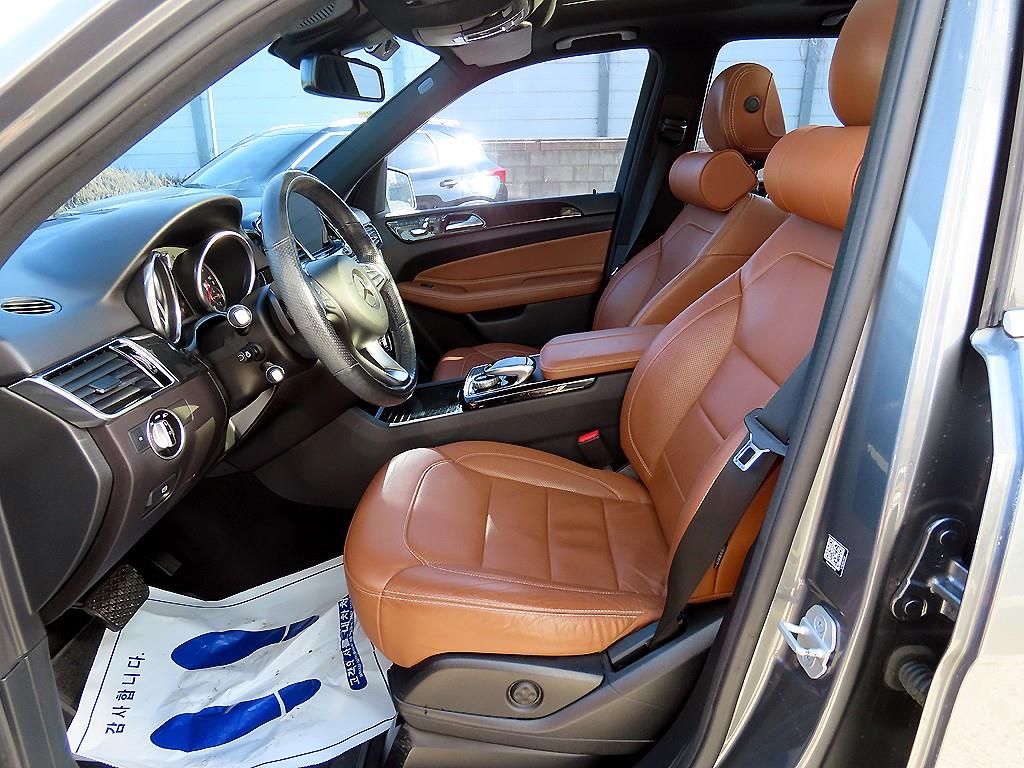 Mercedes Benz GLE Class - Vista 5