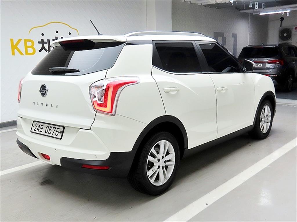 Ssangyong Tivoli - Vista 4