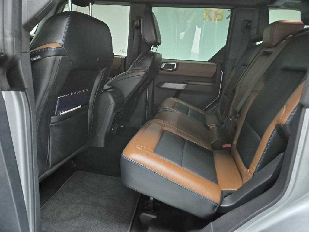 Ford Bronco - Vista 12