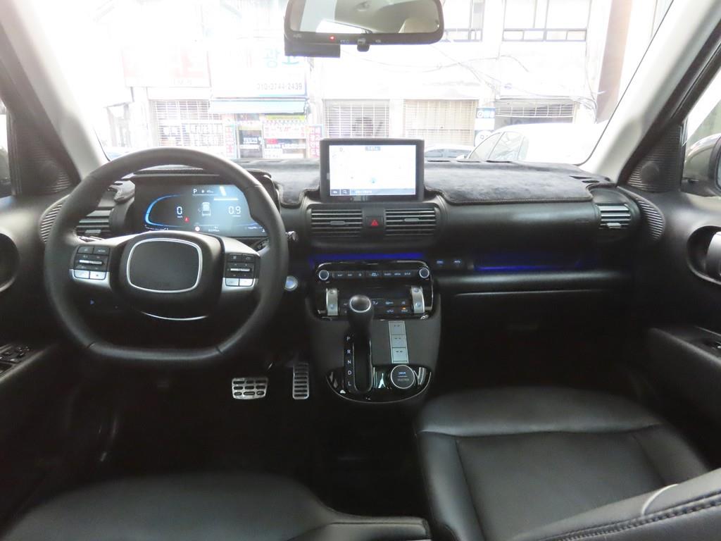 HYUNDAI Casper - Vista 8