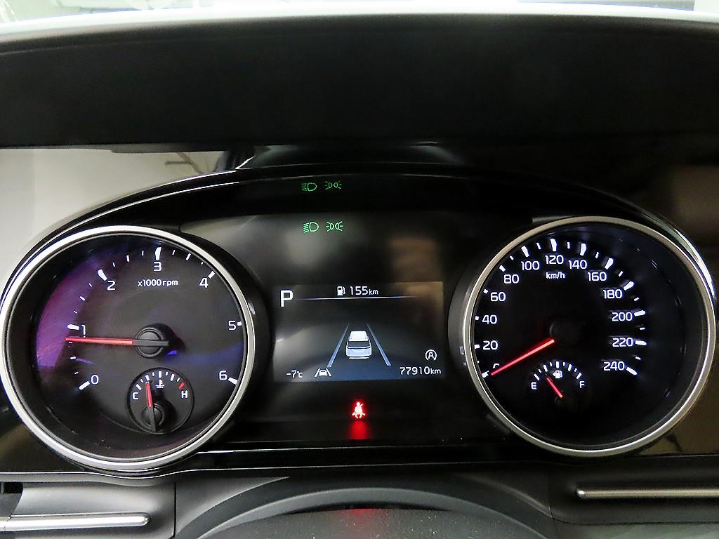 KIA Carnival - Vista 6