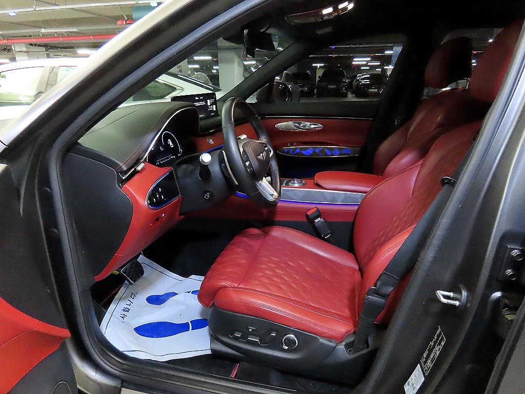 Genesis GV70 - Vista 6