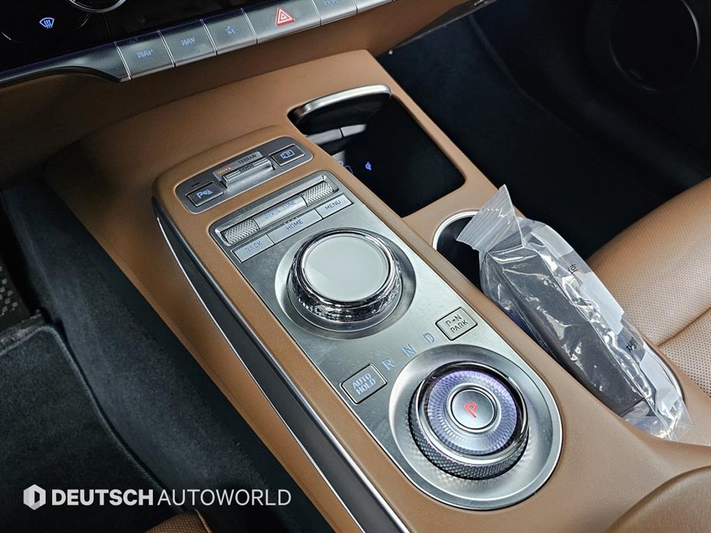 Genesis GV70 - Vista 9