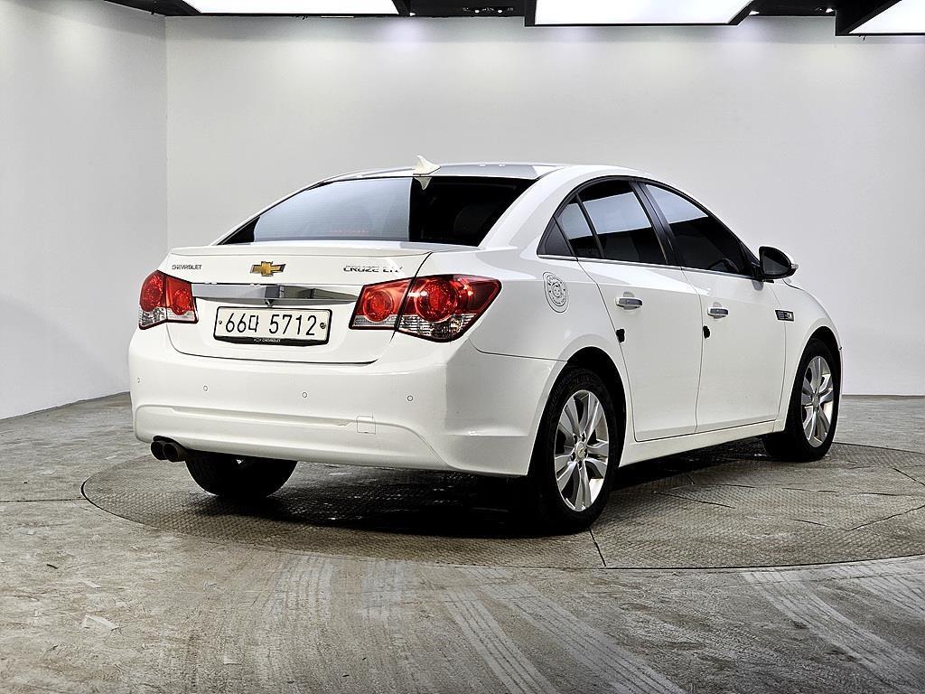 Chevrolet Cruise - Vista 4