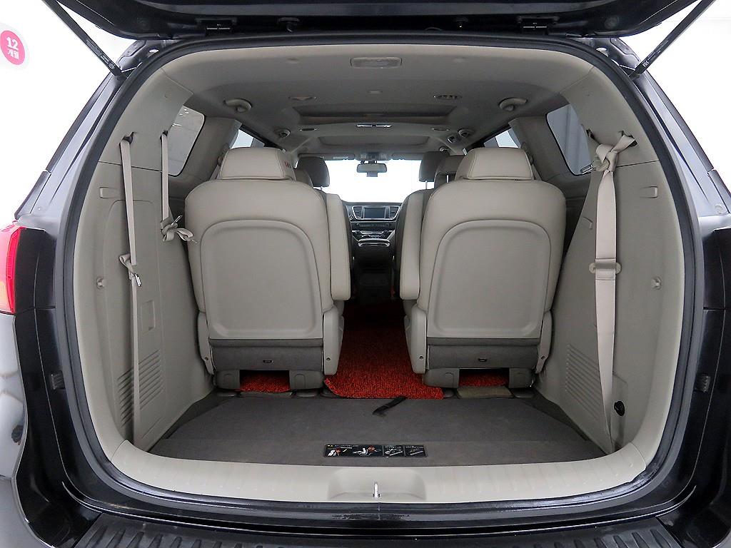 KIA Carnival - Vista 5