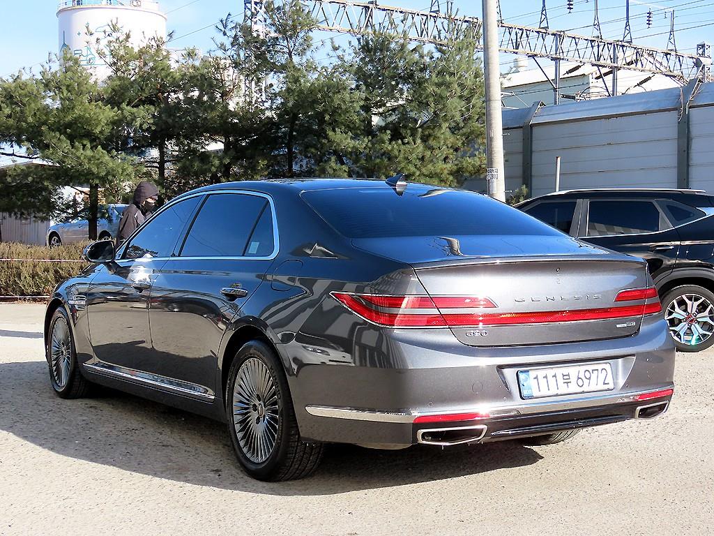 Genesis G90 - Vista 3