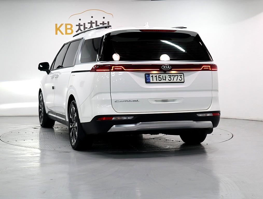KIA Carnival - Vista 4