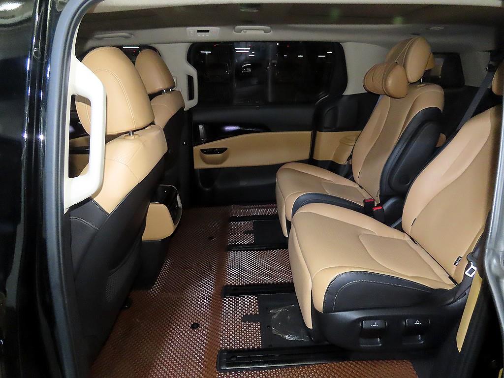 KIA Carnival - Vista 7