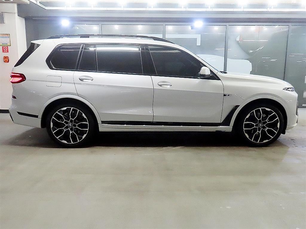 BMW X7 - Vista 3