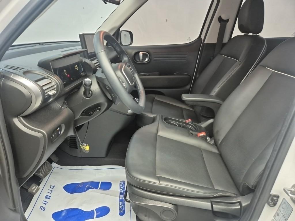 HYUNDAI Casper - Vista 10