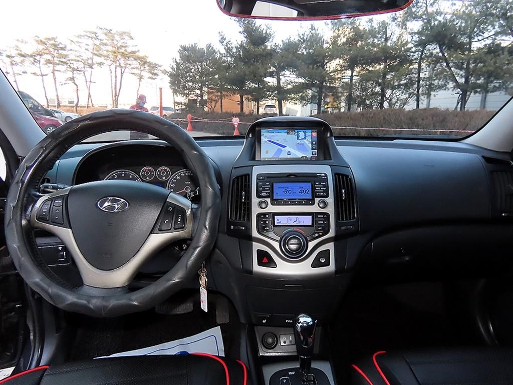 HYUNDAI i30 - Vista 7