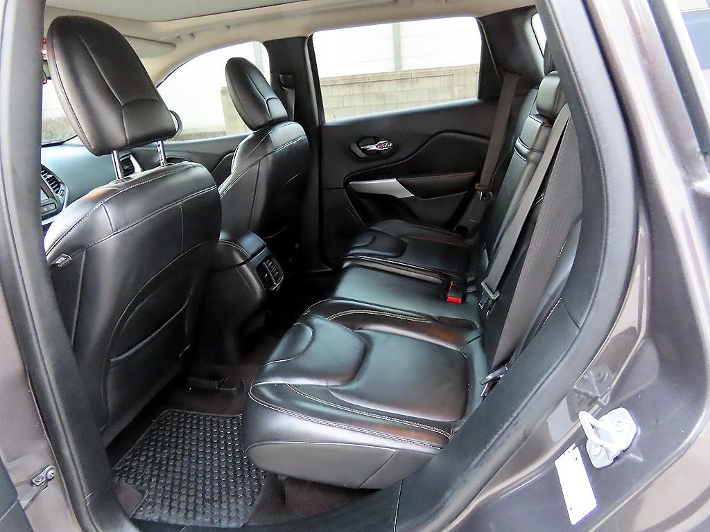 Jeep Cherokee - Vista 6