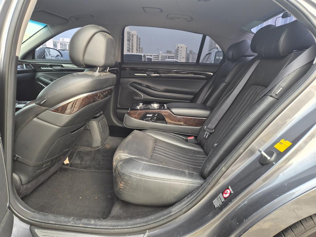 Genesis EQ900 - Vista 12