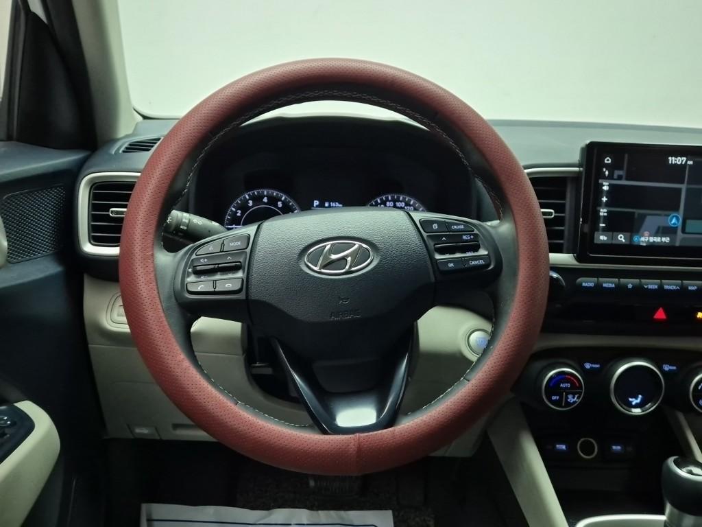 HYUNDAI Venue - Vista 9