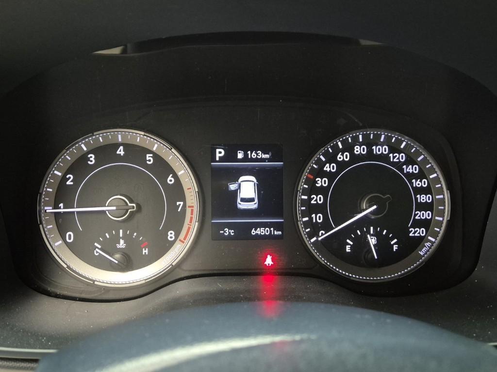 HYUNDAI Venue - Vista 6