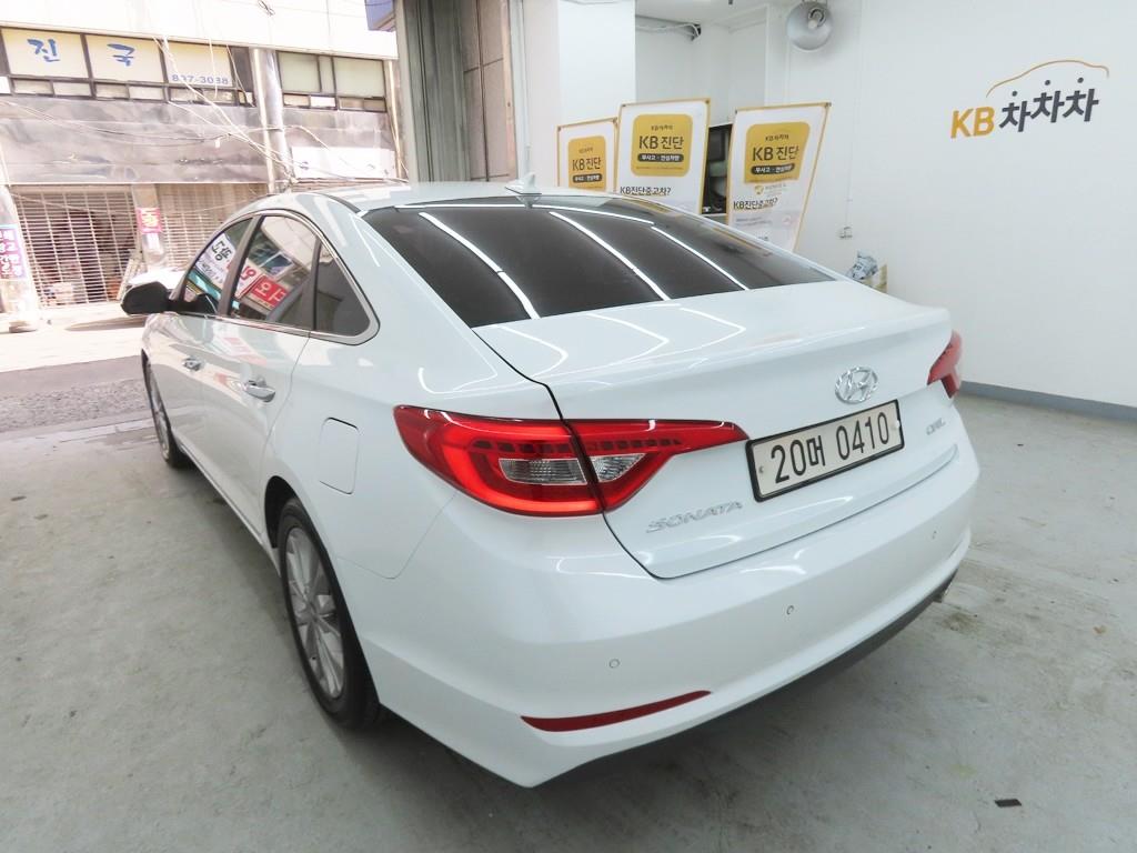 HYUNDAI Sonata - Vista 4