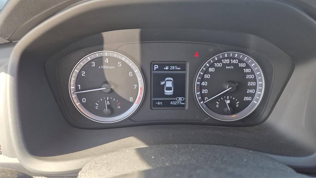 HYUNDAI Sonata - Vista 4