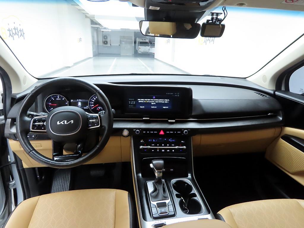 KIA Carnival - Vista 8