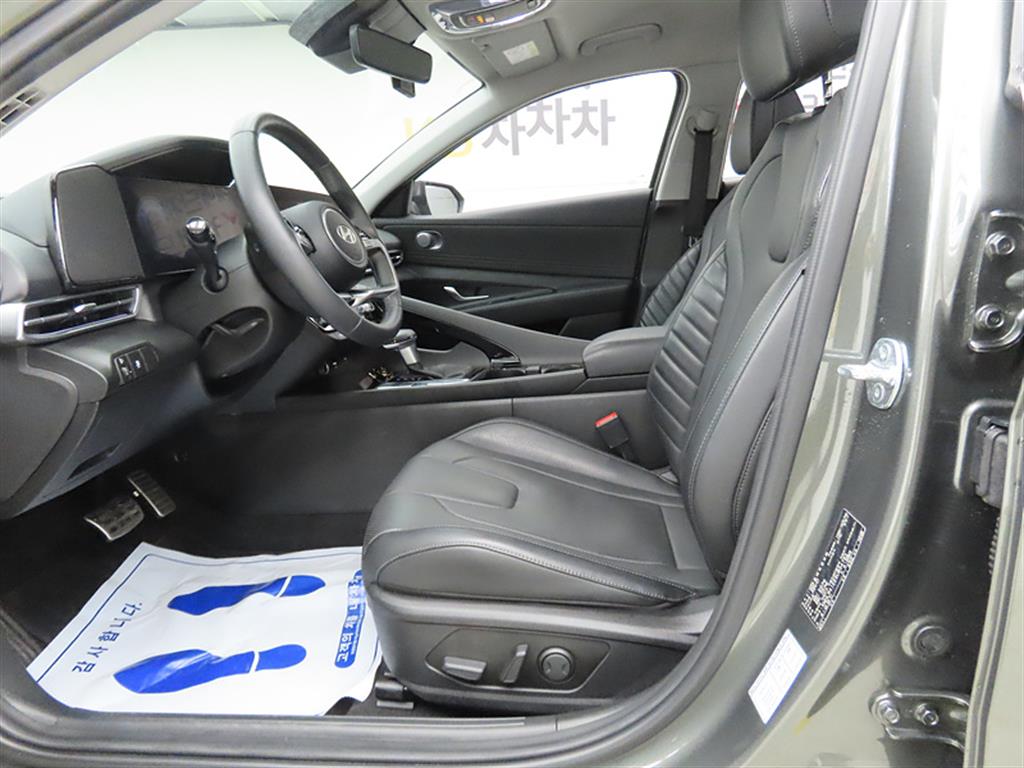 HYUNDAI Avante - Vista 5