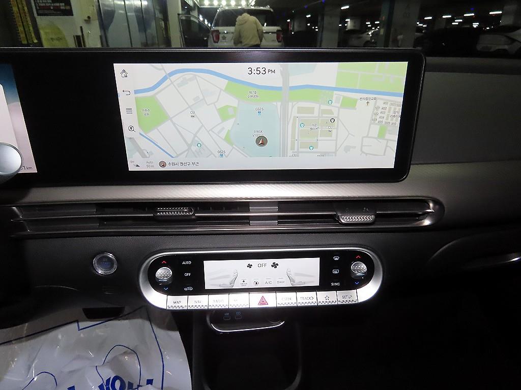 Genesis GV60 - Vista 11