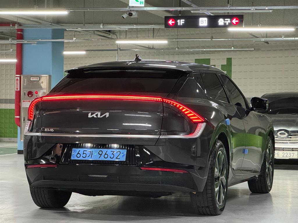 KIA EV6 - Vista 4