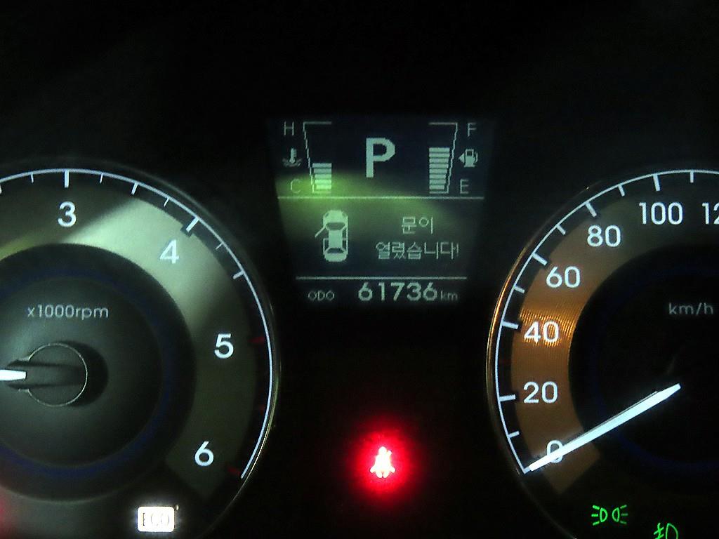 HYUNDAI Accent - Vista 9