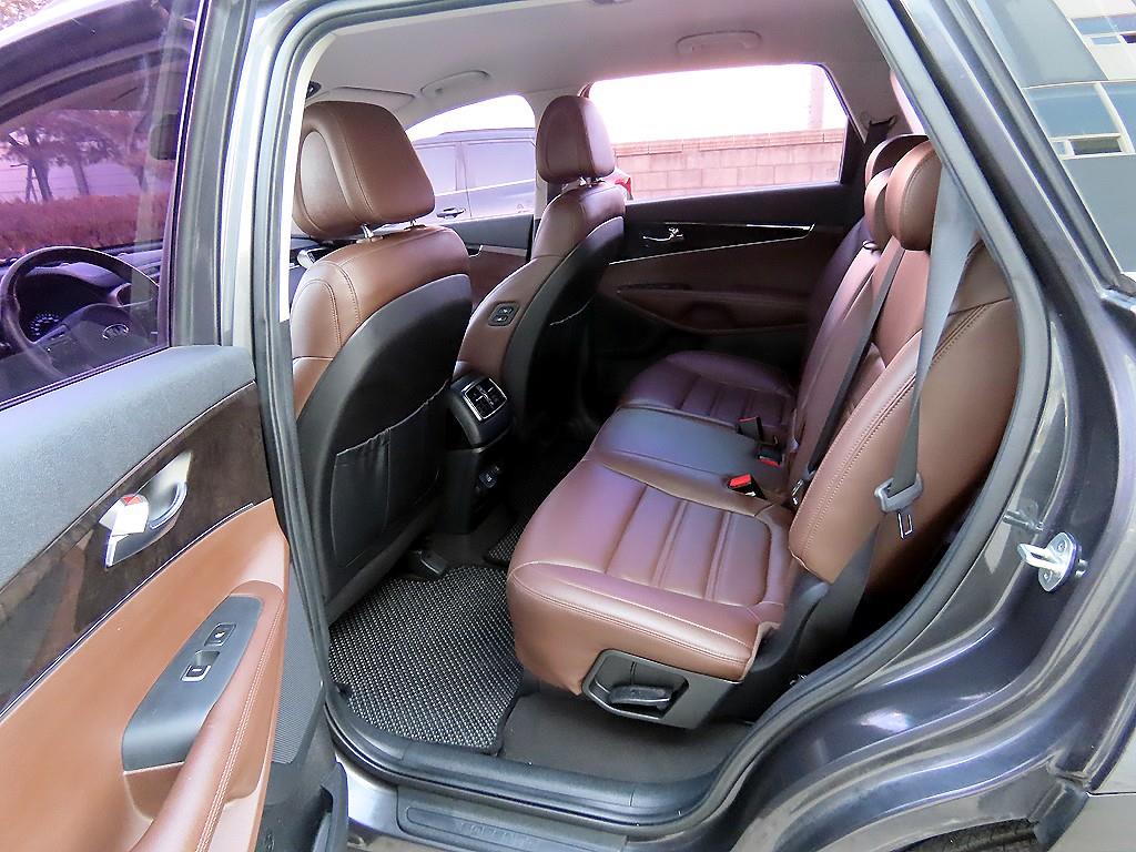 KIA Sorento - Vista 6