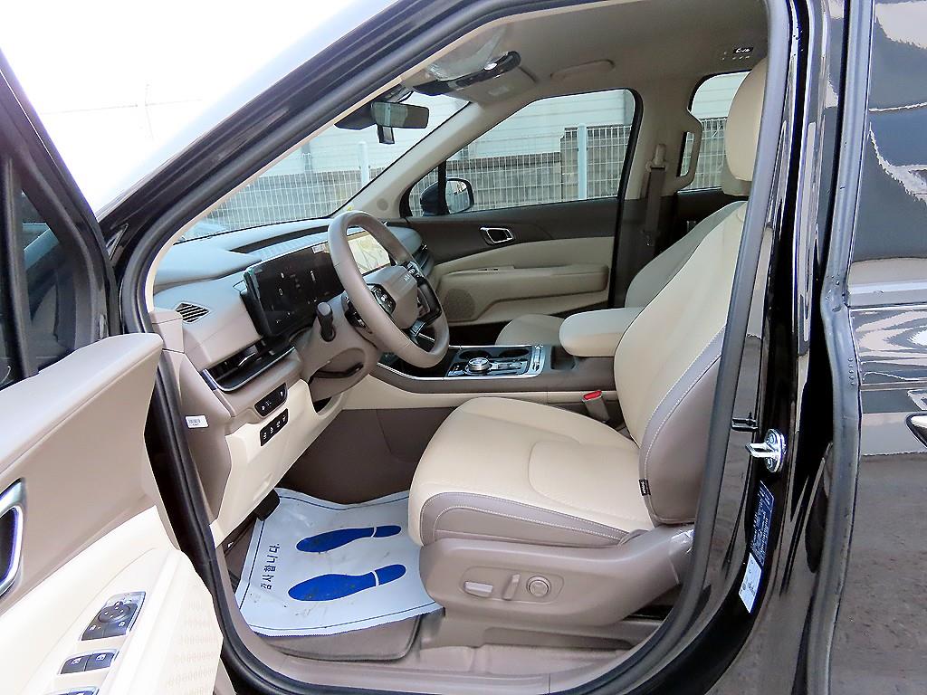 KIA Carnival - Vista 5