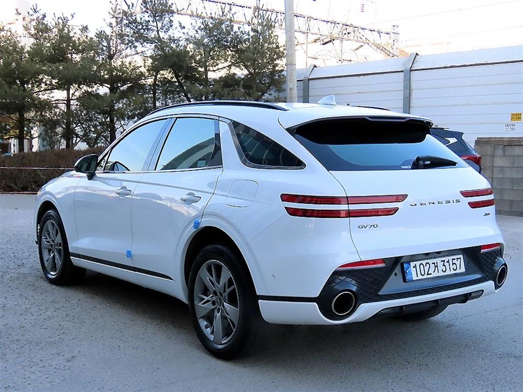 Genesis GV70 - Vista 3